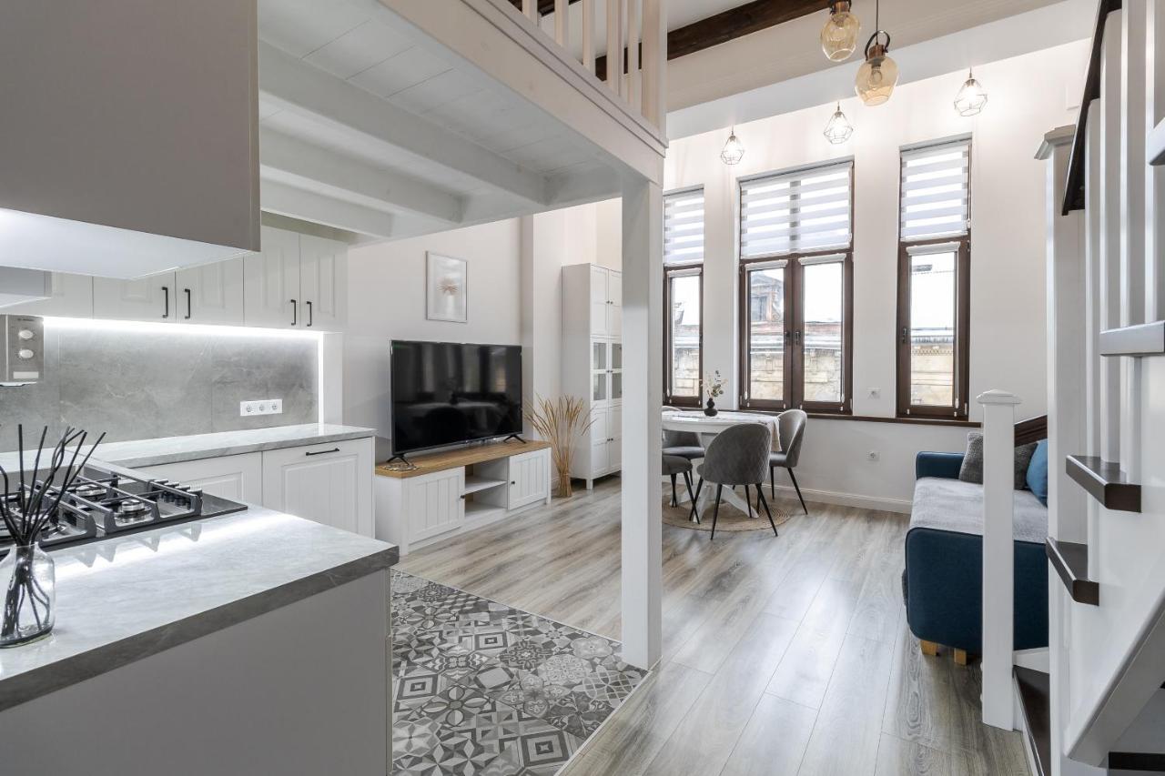 Inshiapartments On Slovatskoho Str Λβιβ Εξωτερικό φωτογραφία