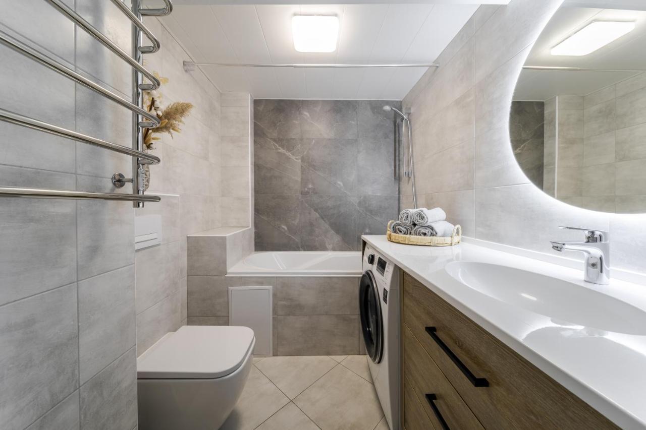 Inshiapartments On Slovatskoho Str Λβιβ Εξωτερικό φωτογραφία