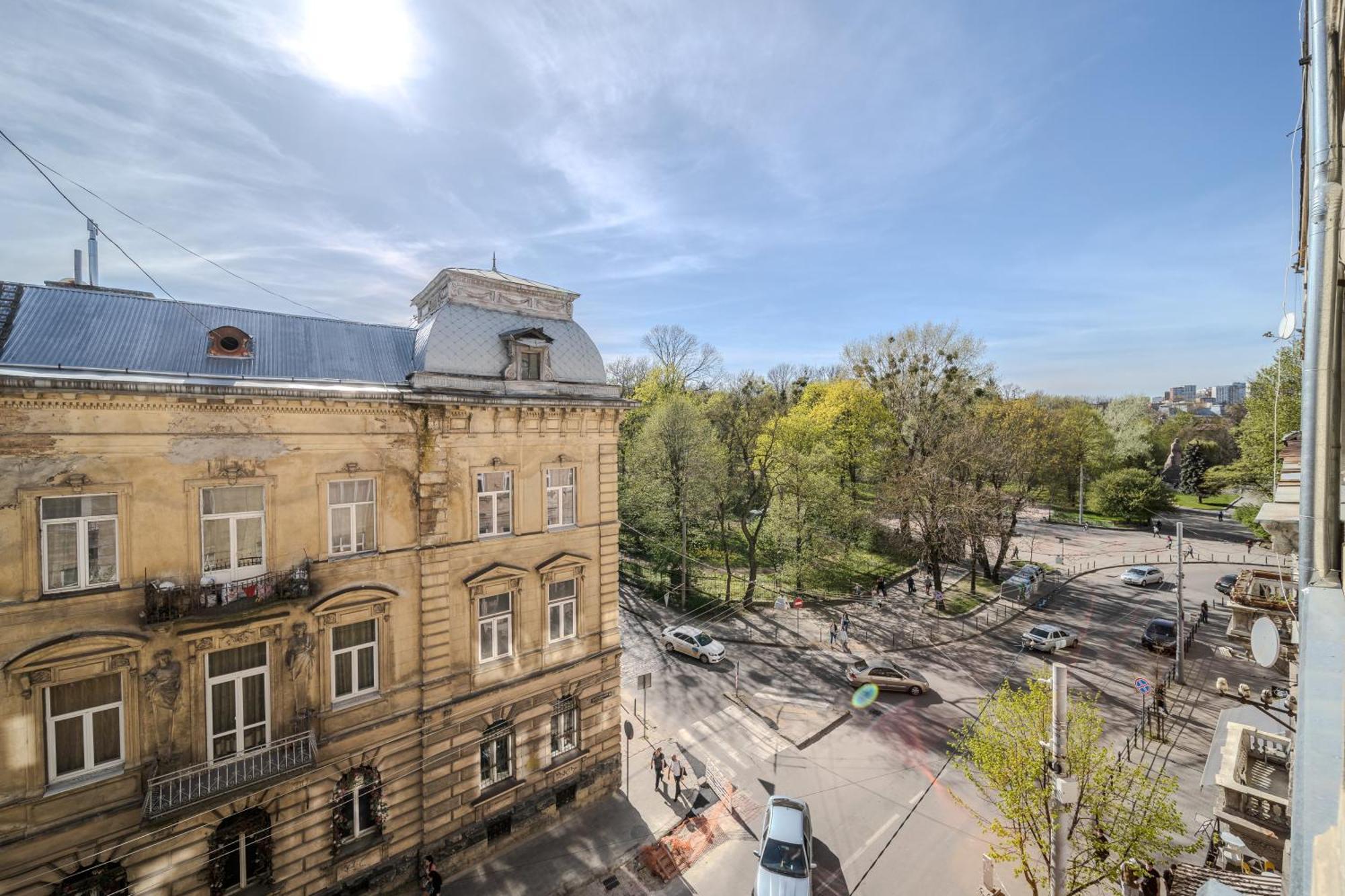 Inshiapartments On Slovatskoho Str Λβιβ Εξωτερικό φωτογραφία